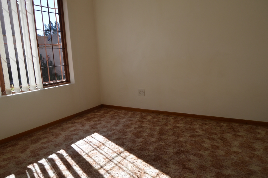 To Let 3 Bedroom Property for Rent in Florida Park Gauteng
