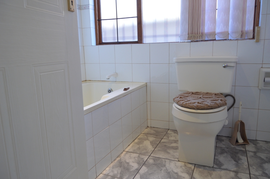 To Let 3 Bedroom Property for Rent in Florida Park Gauteng