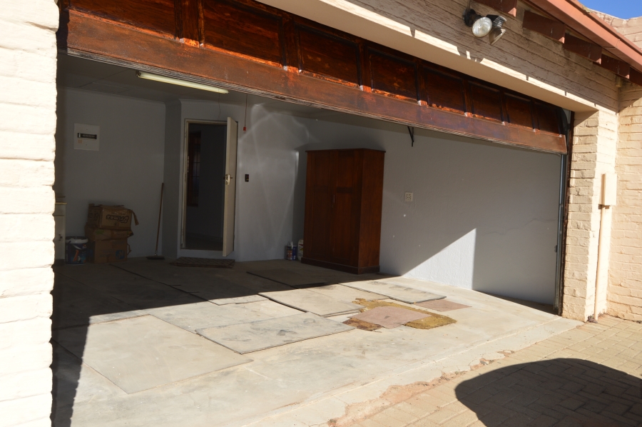 To Let 3 Bedroom Property for Rent in Florida Park Gauteng