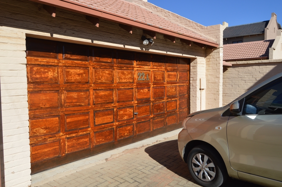 To Let 3 Bedroom Property for Rent in Florida Park Gauteng