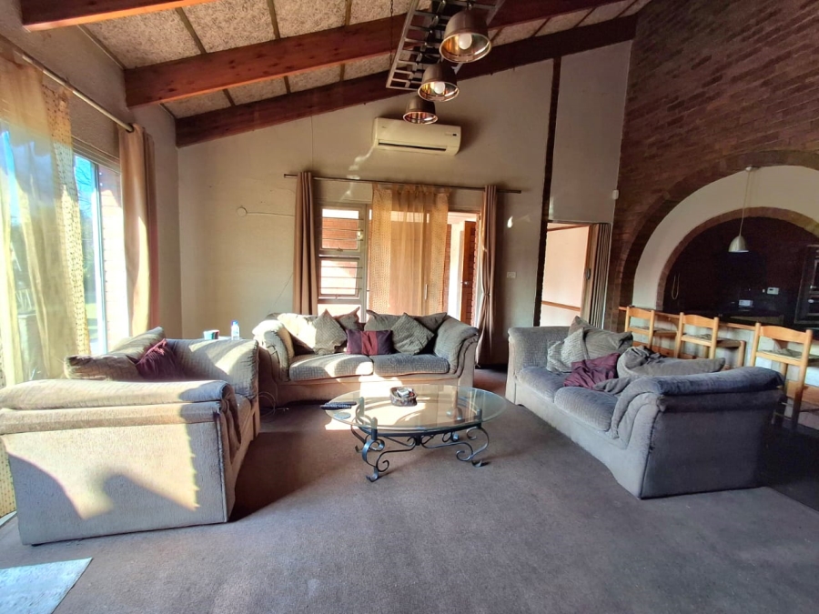 5 Bedroom Property for Sale in Presidents Dam Gauteng