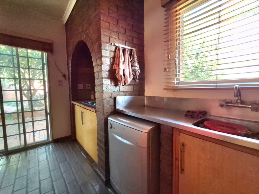 5 Bedroom Property for Sale in Presidents Dam Gauteng