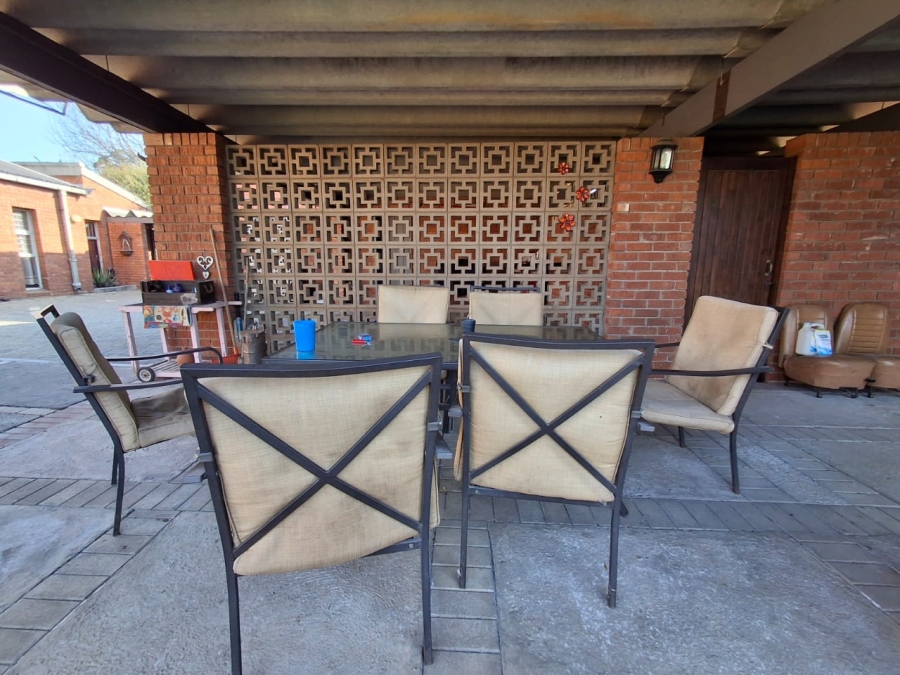 5 Bedroom Property for Sale in Presidents Dam Gauteng