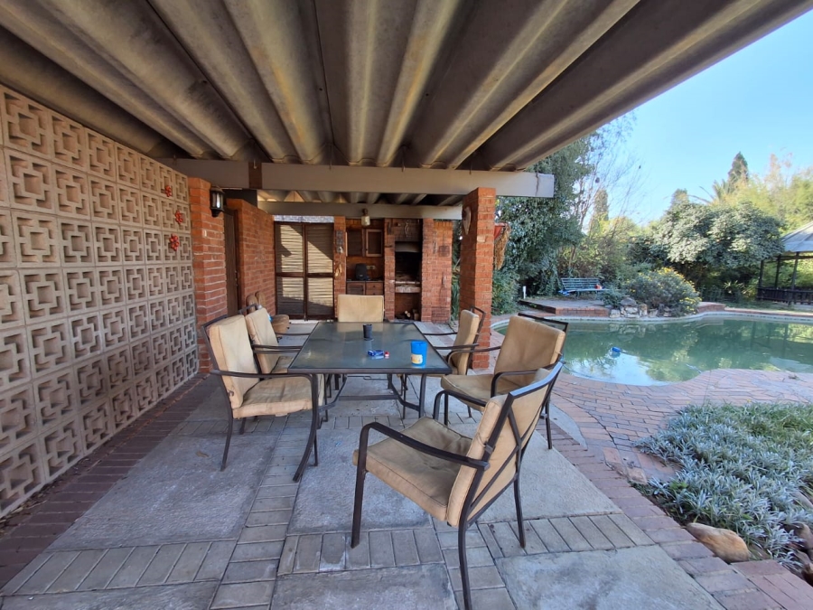 5 Bedroom Property for Sale in Presidents Dam Gauteng