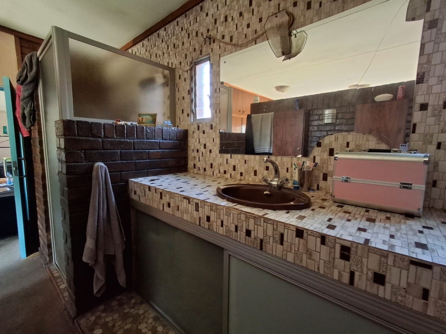 5 Bedroom Property for Sale in Presidents Dam Gauteng
