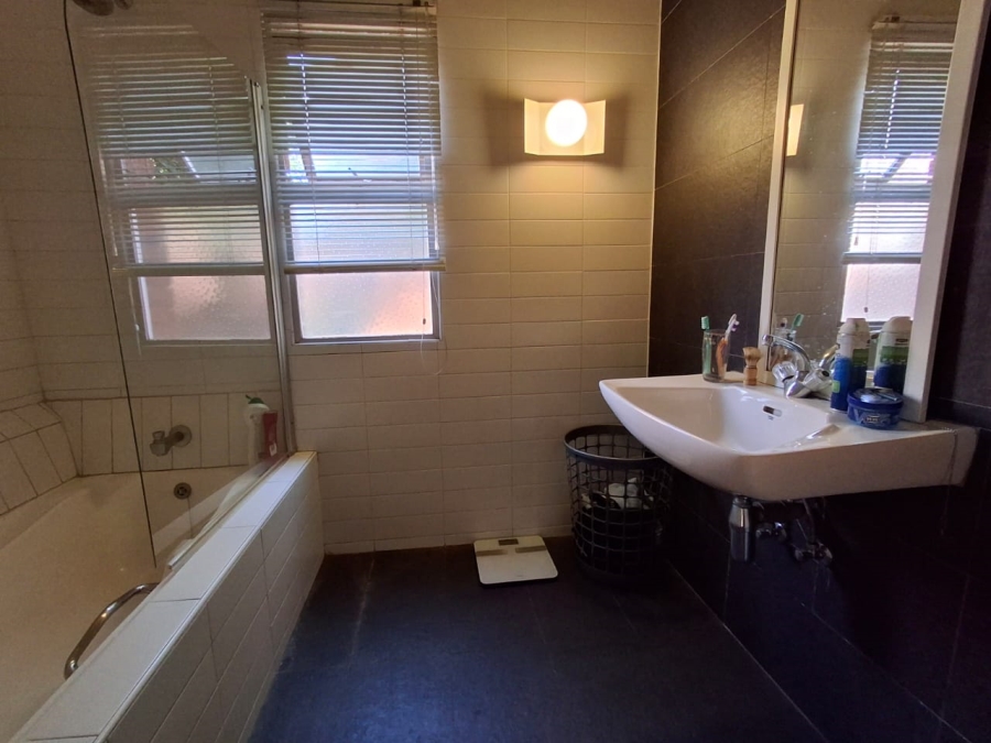 5 Bedroom Property for Sale in Presidents Dam Gauteng
