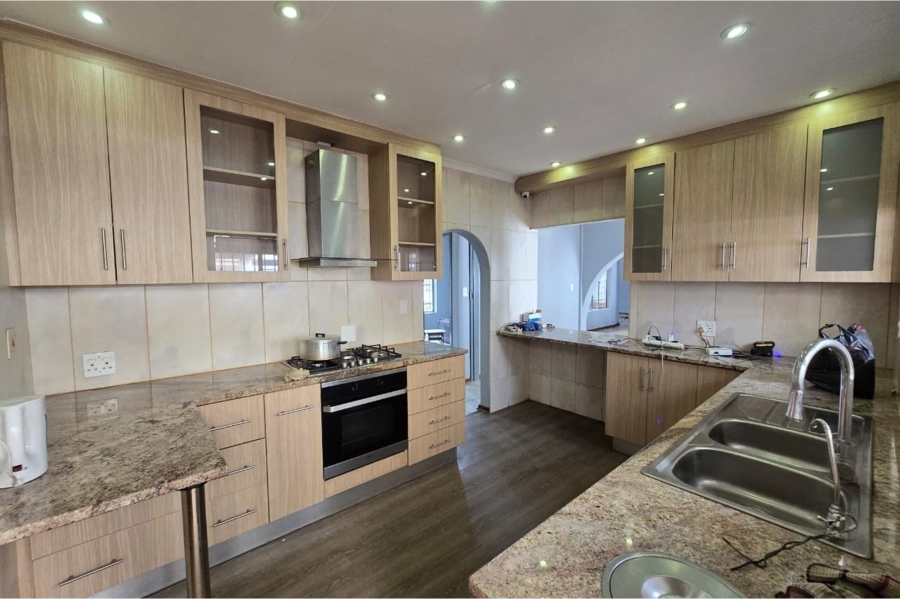 To Let 4 Bedroom Property for Rent in Ekklesia Gauteng