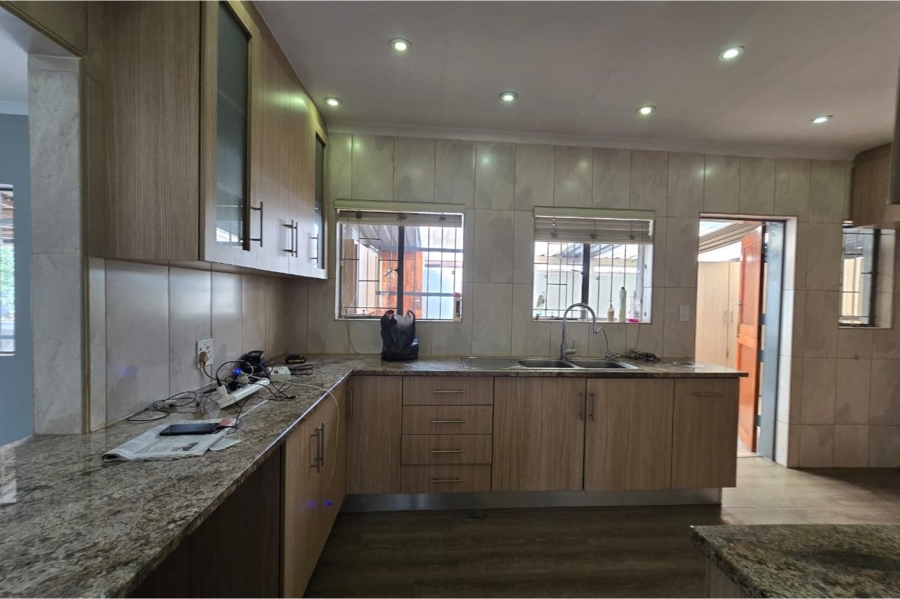 To Let 4 Bedroom Property for Rent in Ekklesia Gauteng