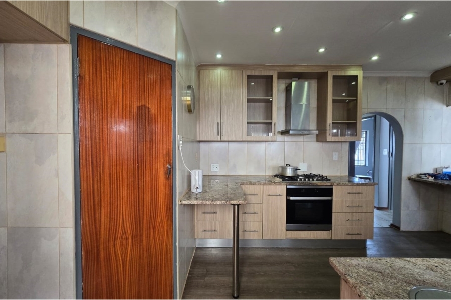 To Let 4 Bedroom Property for Rent in Ekklesia Gauteng