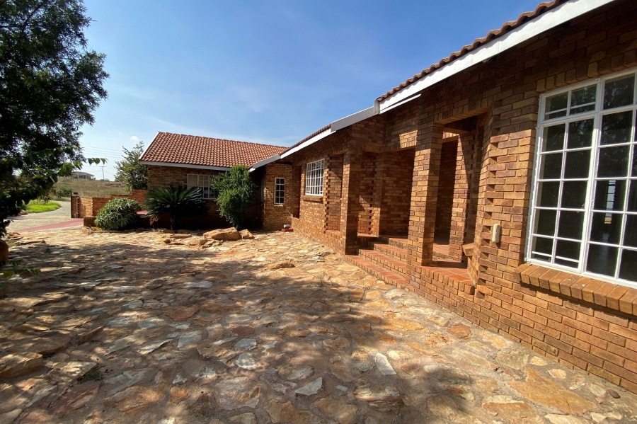 4 Bedroom Property for Sale in Bronkhorstbaai Dorp Gauteng