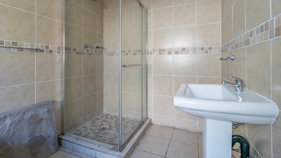 To Let 1 Bedroom Property for Rent in Buccleuch Gauteng