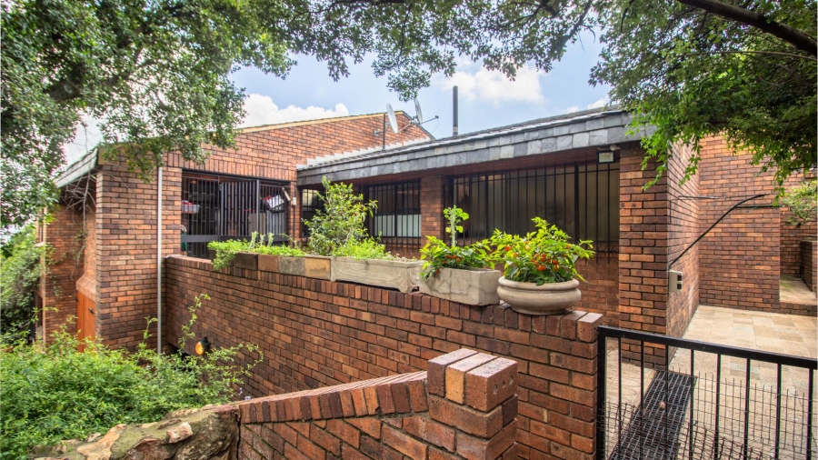5 Bedroom Property for Sale in Bedfordview Gauteng