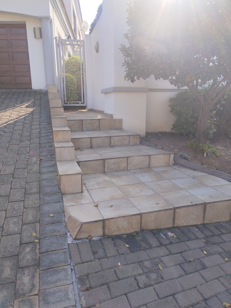 To Let 7 Bedroom Property for Rent in Mondeor Gauteng
