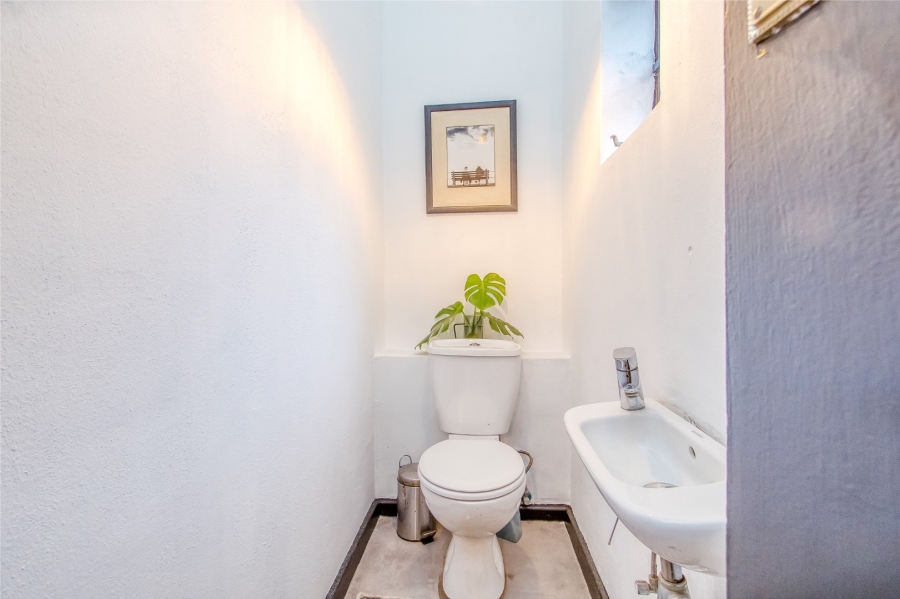 4 Bedroom Property for Sale in Atholl Gauteng