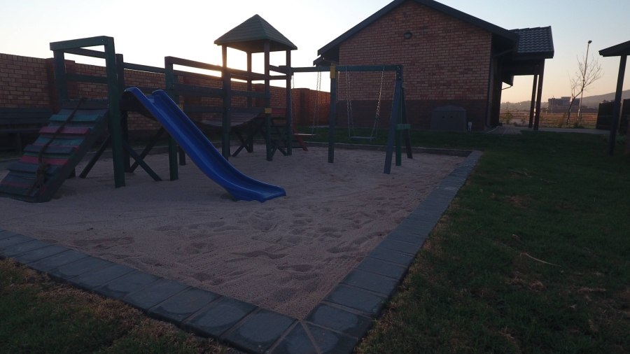 4 Bedroom Property for Sale in Zambezi Manor Lifestyle Estate Gauteng