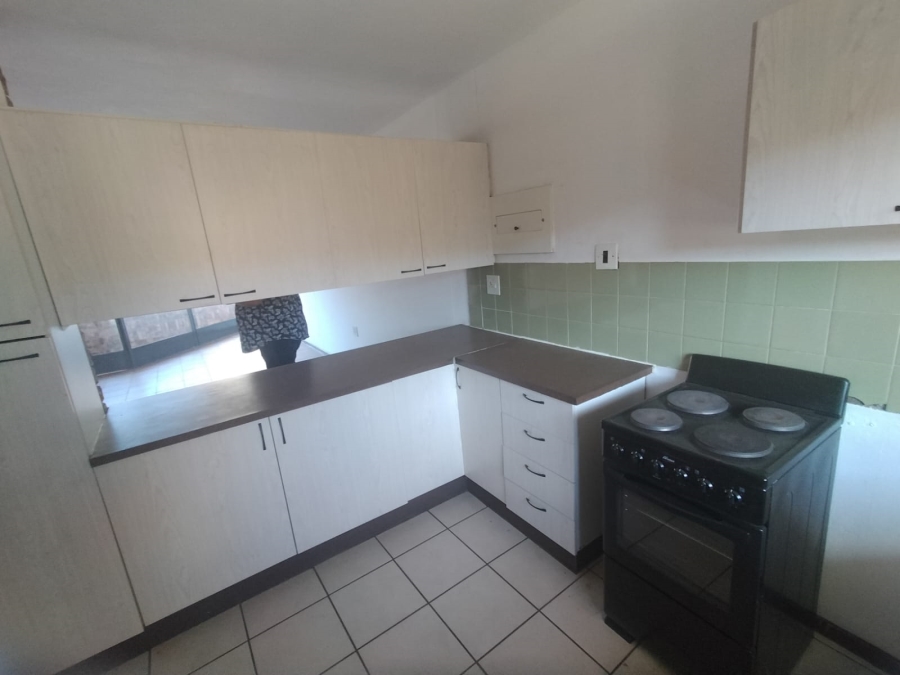 2 Bedroom Property for Sale in Pretoria North Gauteng