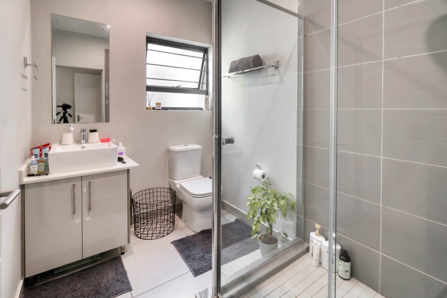 To Let 2 Bedroom Property for Rent in Broadacres Gauteng