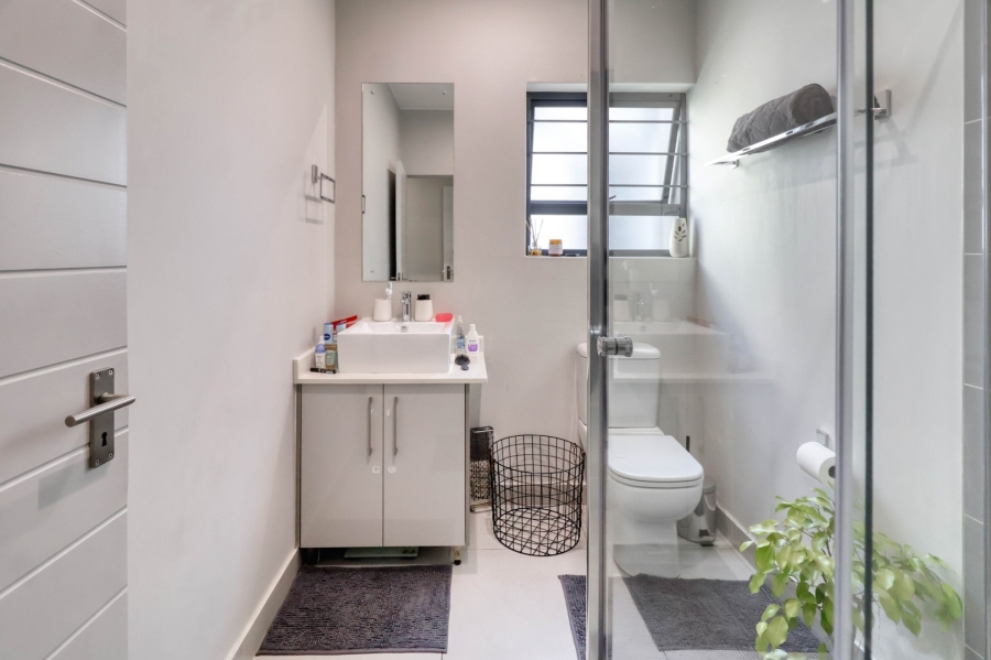To Let 2 Bedroom Property for Rent in Broadacres Gauteng