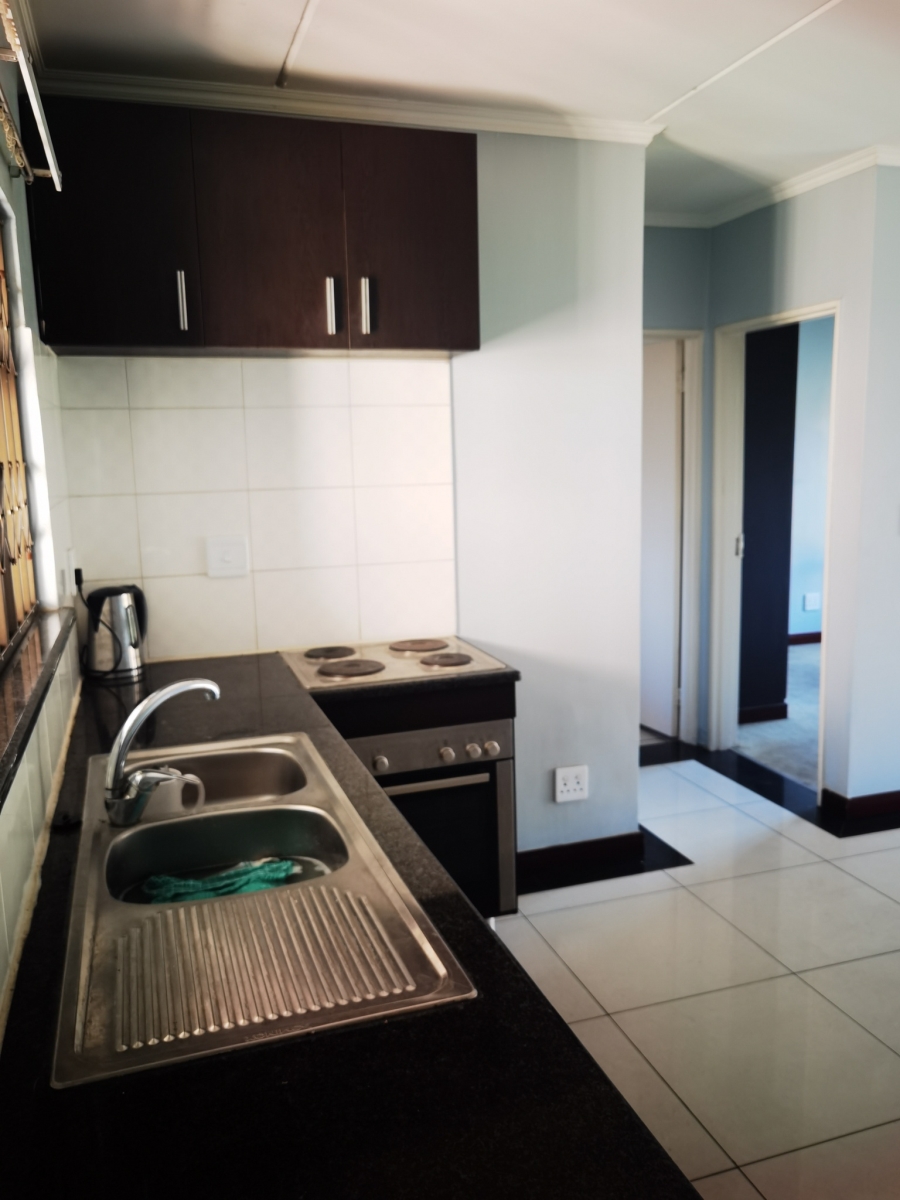 To Let 1 Bedroom Property for Rent in Noordwyk Gauteng