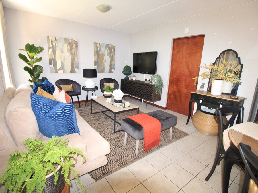 To Let 2 Bedroom Property for Rent in Lonehill Gauteng