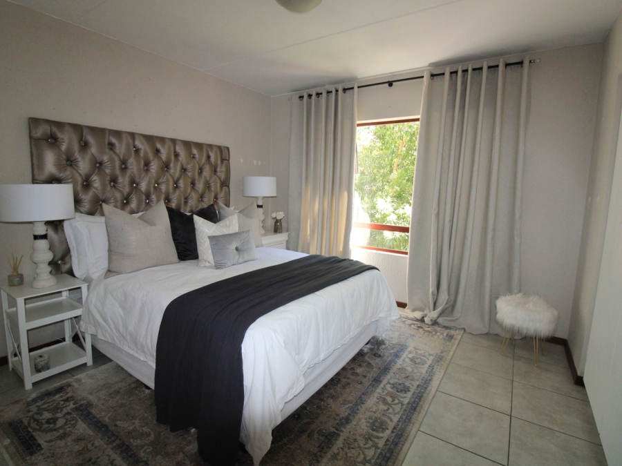 To Let 2 Bedroom Property for Rent in Lonehill Gauteng