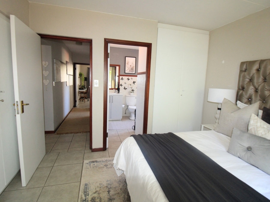 To Let 2 Bedroom Property for Rent in Lonehill Gauteng