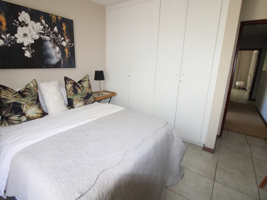 To Let 2 Bedroom Property for Rent in Lonehill Gauteng