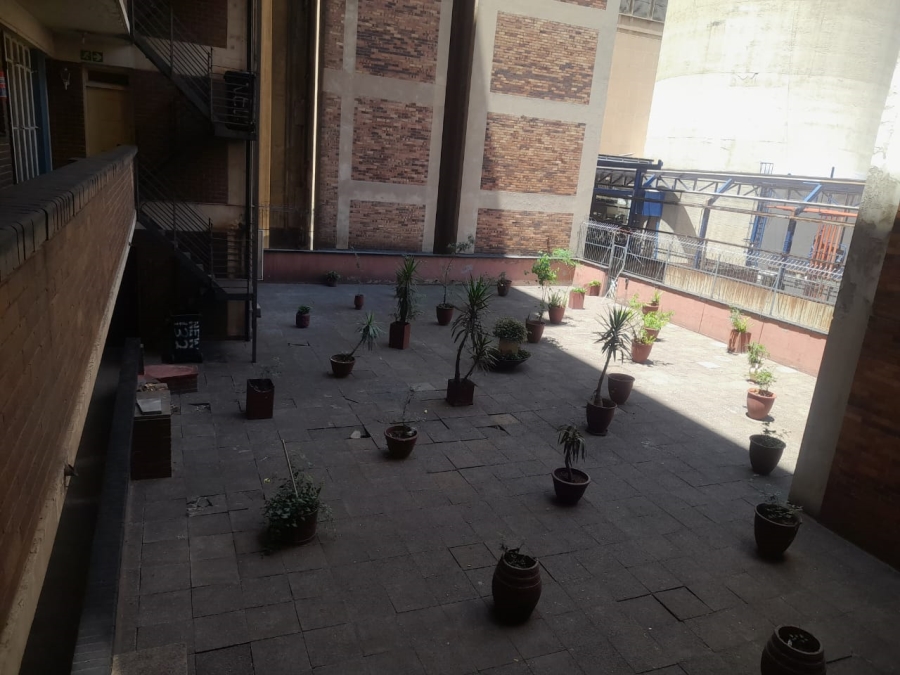2 Bedroom Property for Sale in Hillbrow Gauteng