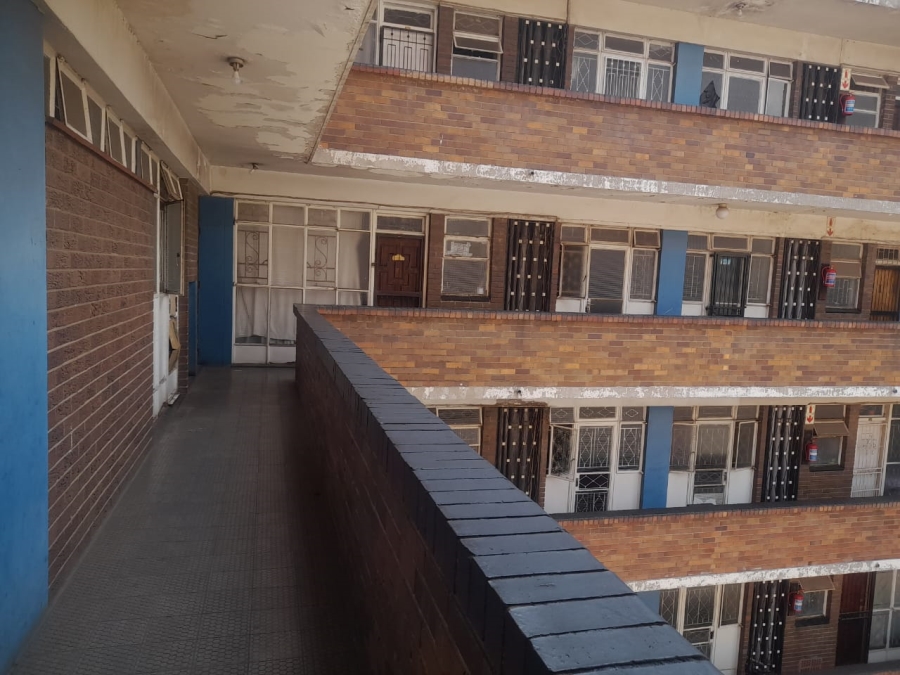 2 Bedroom Property for Sale in Hillbrow Gauteng