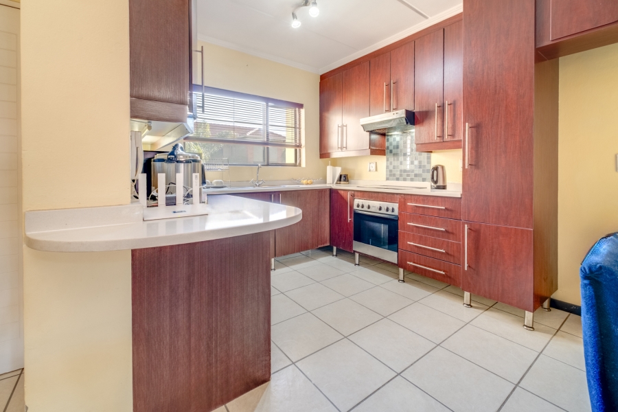 2 Bedroom Property for Sale in Sunninghill Gauteng