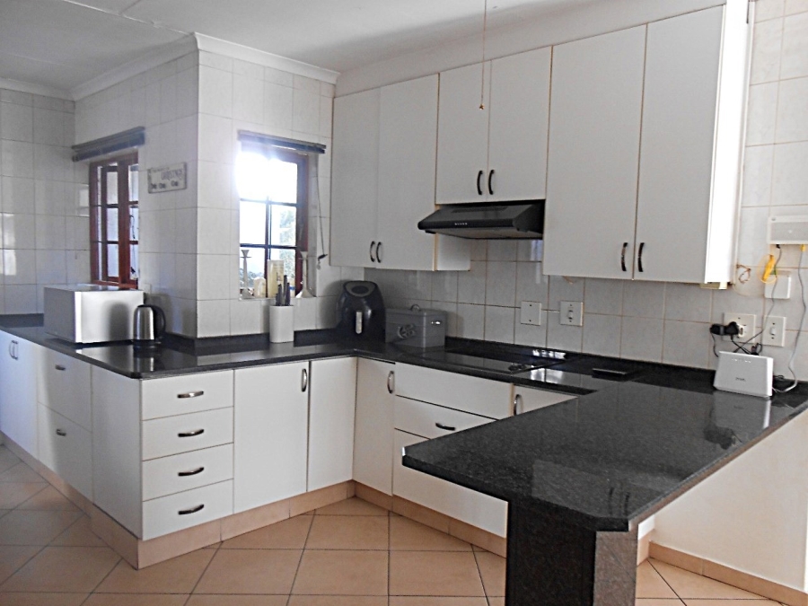 To Let 3 Bedroom Property for Rent in Lonehill Gauteng