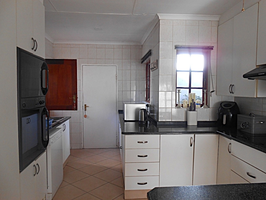 To Let 3 Bedroom Property for Rent in Lonehill Gauteng