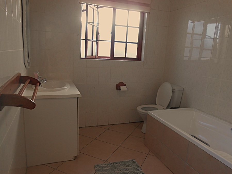 To Let 3 Bedroom Property for Rent in Lonehill Gauteng