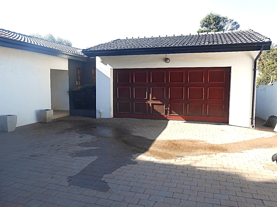 To Let 3 Bedroom Property for Rent in Lonehill Gauteng