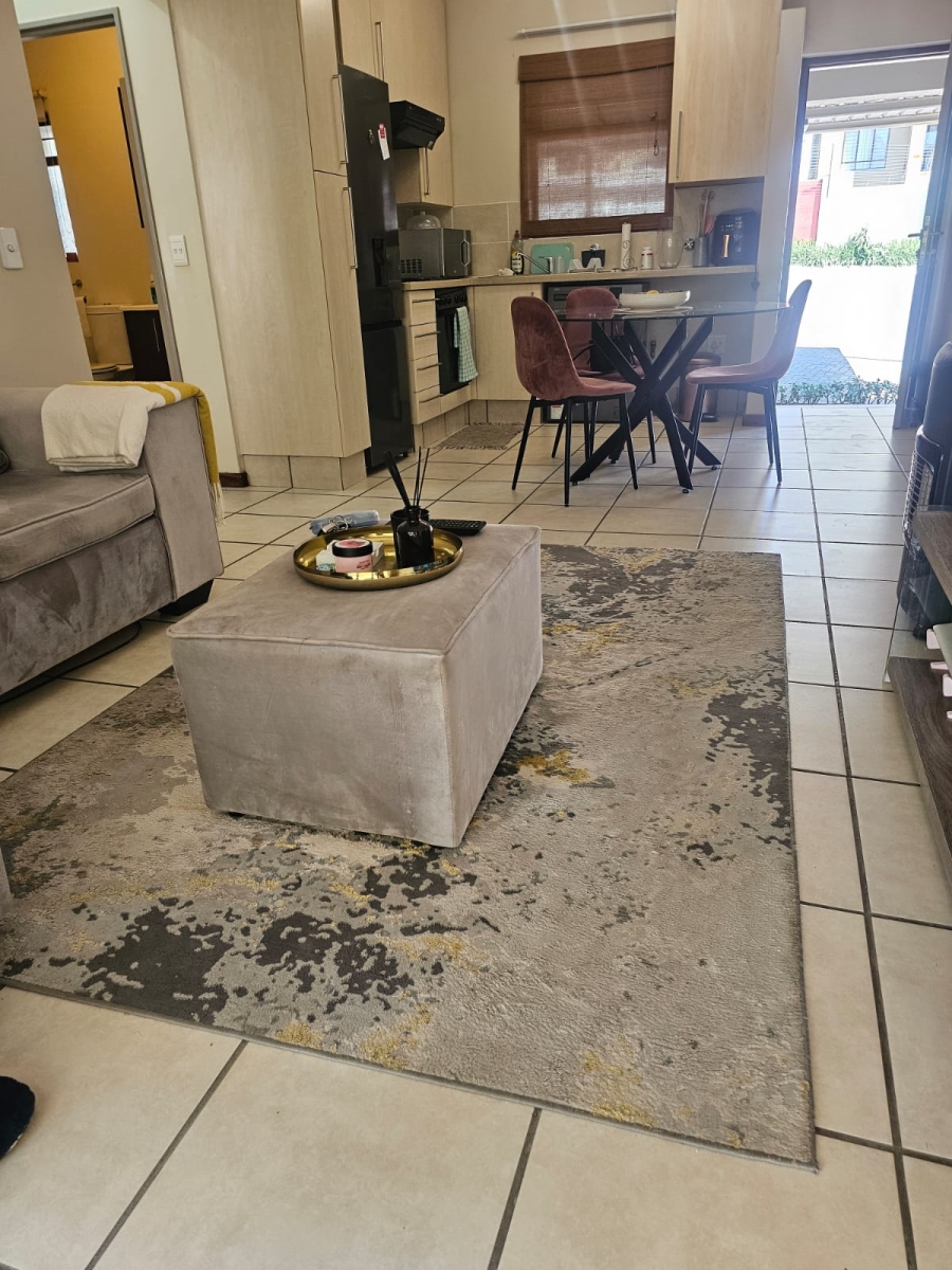 To Let 1 Bedroom Property for Rent in Lonehill Gauteng