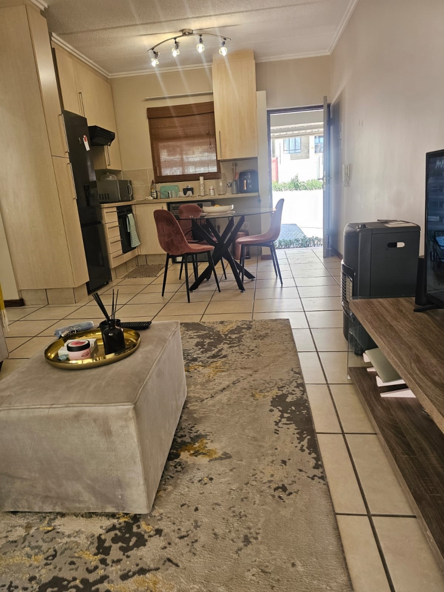 To Let 1 Bedroom Property for Rent in Lonehill Gauteng