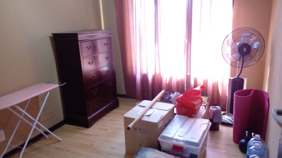 2 Bedroom Property for Sale in Die Hoewes Gauteng