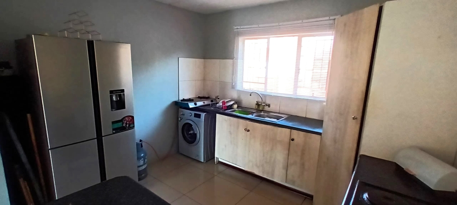 To Let 3 Bedroom Property for Rent in Die Hoewes Gauteng