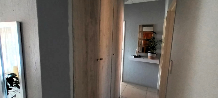 To Let 3 Bedroom Property for Rent in Die Hoewes Gauteng
