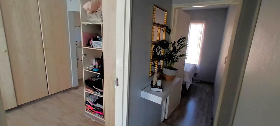 To Let 3 Bedroom Property for Rent in Die Hoewes Gauteng