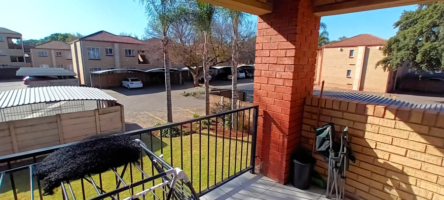 To Let 3 Bedroom Property for Rent in Die Hoewes Gauteng