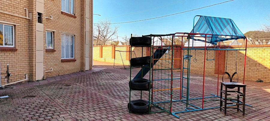 To Let 3 Bedroom Property for Rent in Die Hoewes Gauteng