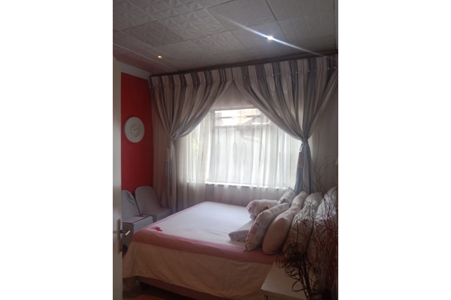 7 Bedroom Property for Sale in Tladi Gauteng