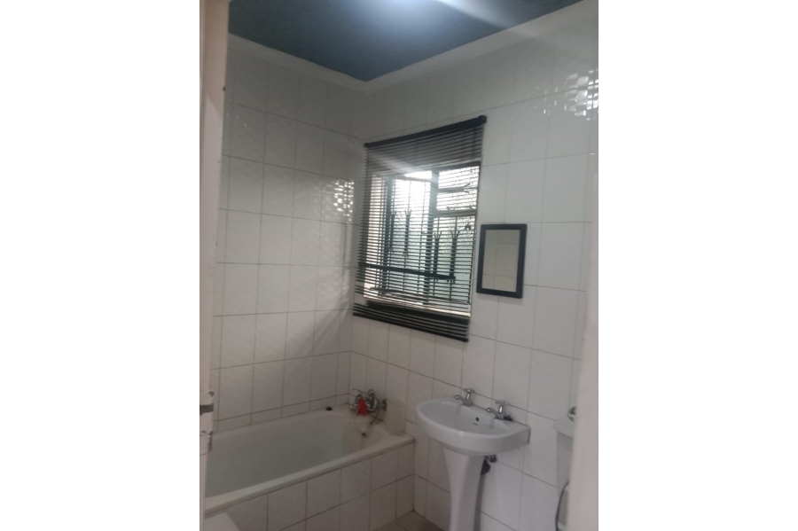 7 Bedroom Property for Sale in Tladi Gauteng