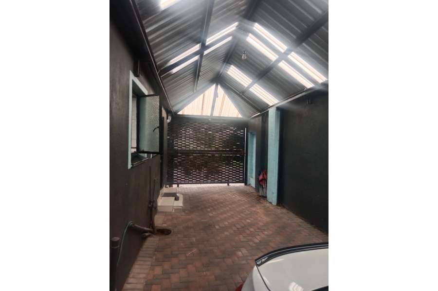 7 Bedroom Property for Sale in Tladi Gauteng