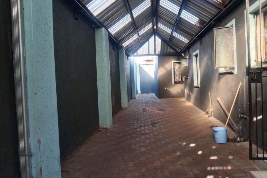 7 Bedroom Property for Sale in Tladi Gauteng