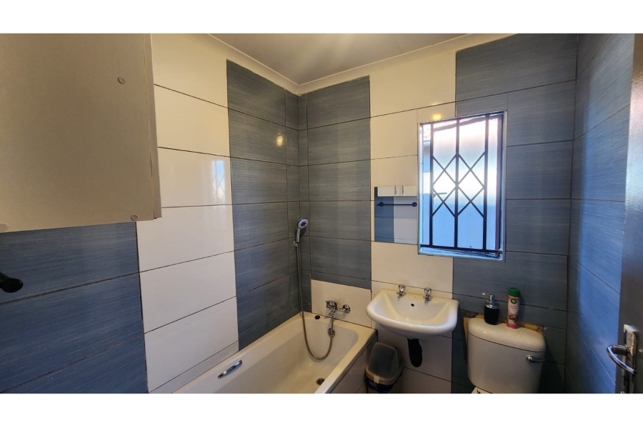 3 Bedroom Property for Sale in Windmill Park Gauteng