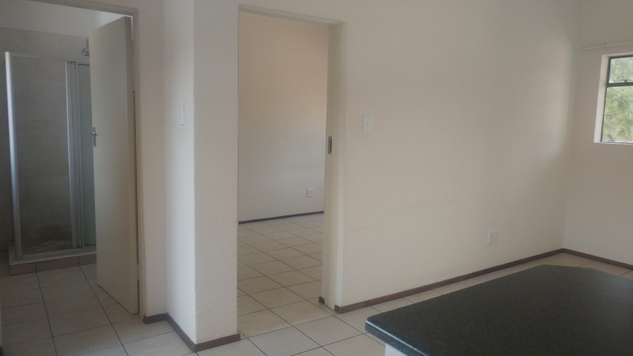 To Let 1 Bedroom Property for Rent in Halfway Gardens Gauteng