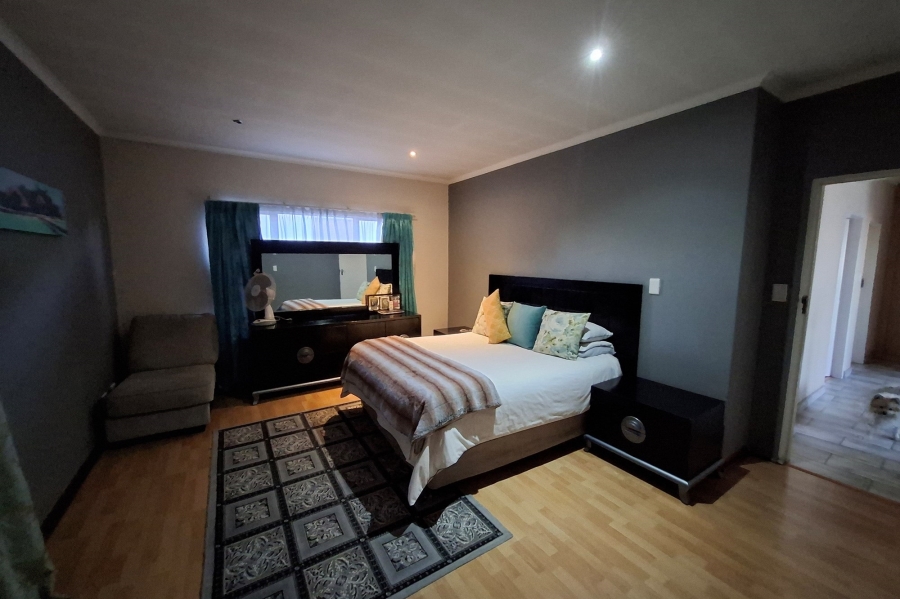 3 Bedroom Property for Sale in Country View Gauteng