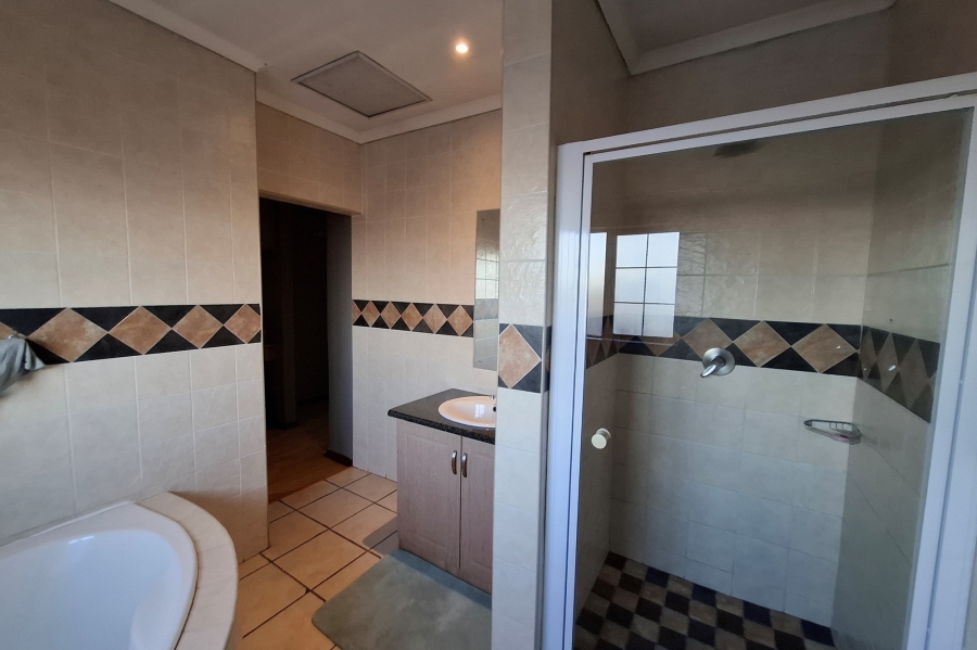 3 Bedroom Property for Sale in Country View Gauteng